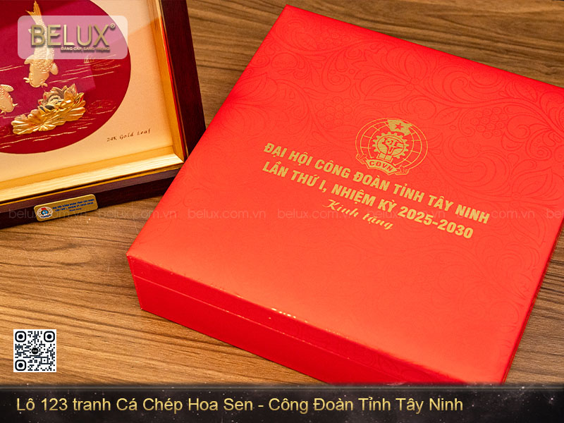 Lô 123 tranh cá chép hoa sen dát vàng 24k